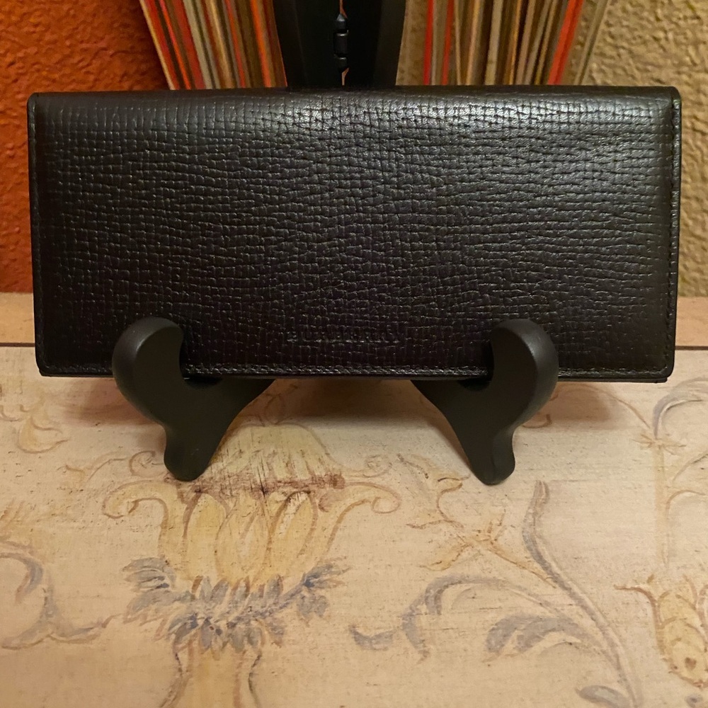 Burberry -EUC-Black Long Leather Wallet with Nova Check Pattern Inside -Like New